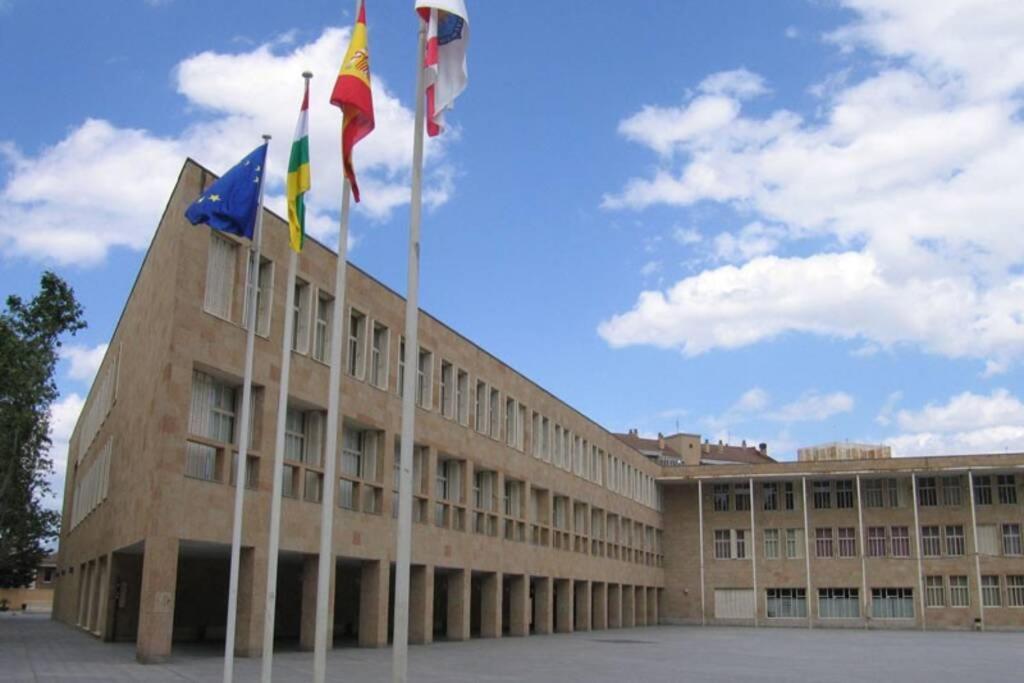 Апартаменты Agradable, Luminoso, Wifi, Junto Al Ayuntamiento Логроньо Экстерьер фото
